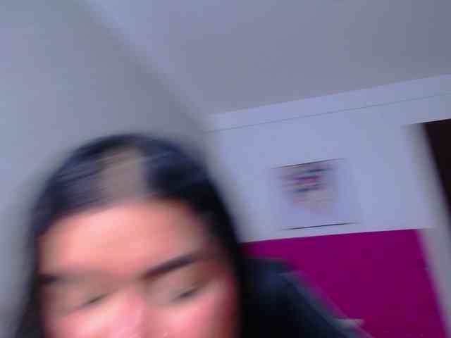 KrissSweetBoobs webcam