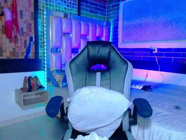 KrissSweetBoobs webcam