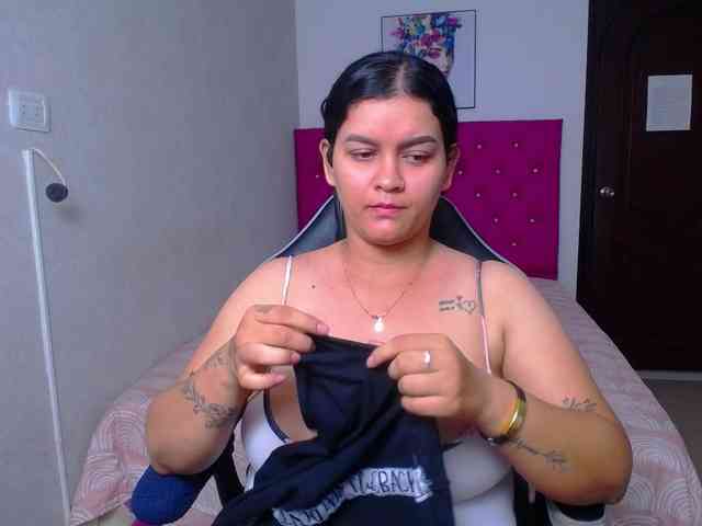 KrissSweetBoobs webcam