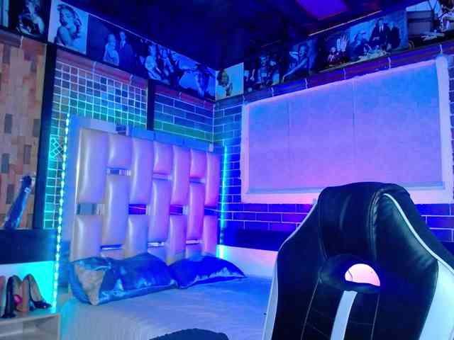 KrissSweetBoobs webcam