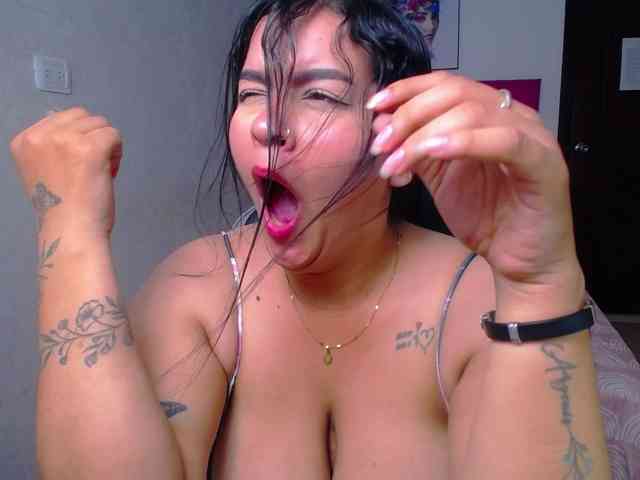 KrissSweetBoobs webcam