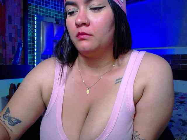 KrissSweetBoobs webcam