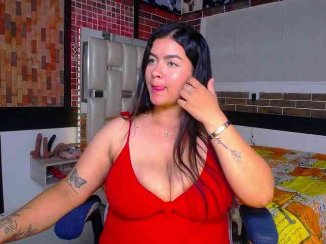 KrissSweetBoobs webcam