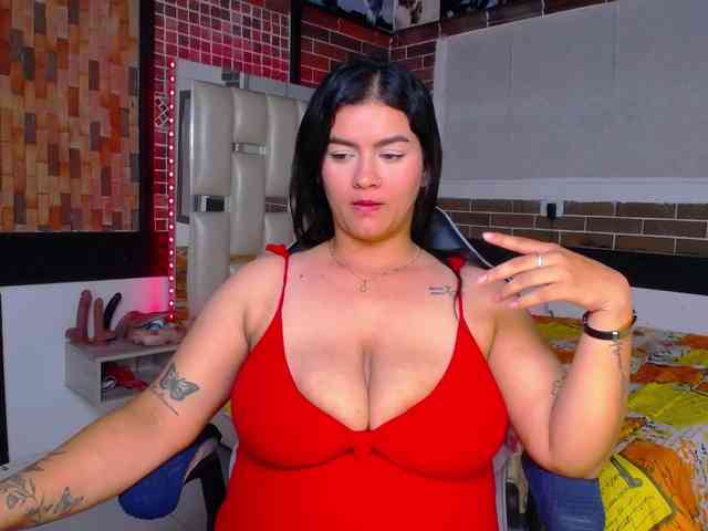 KrissSweetBoobs webcam