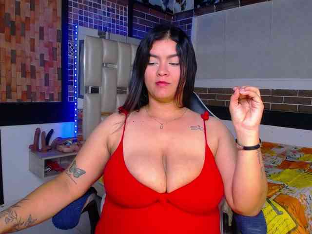 KrissSweetBoobs webcam