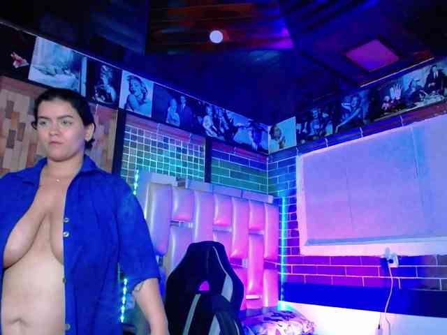 KrissSweetBoobs webcam