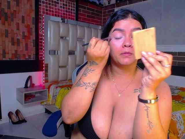 KrissSweetBoobs webcam