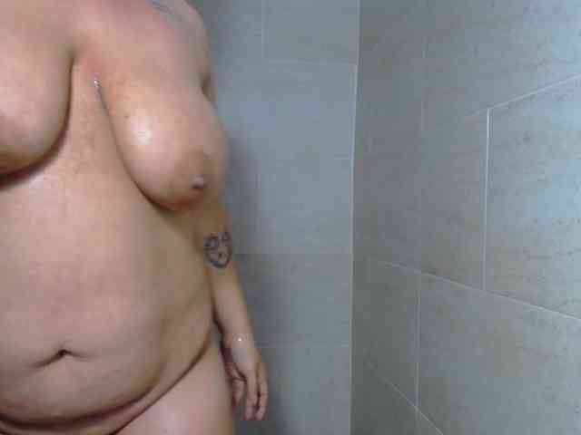 KrissSweetBoobs webcam