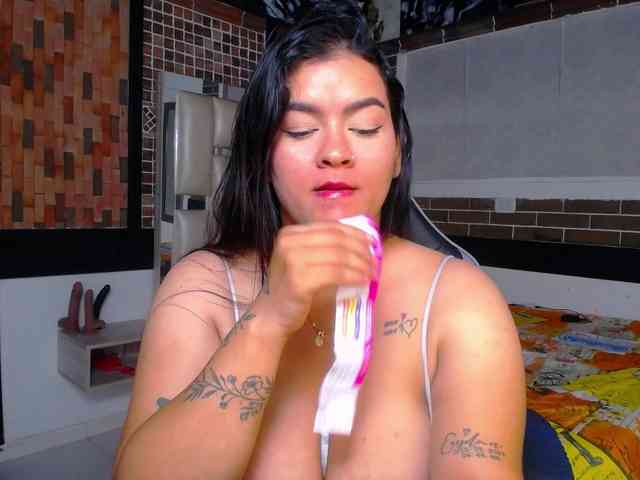 KrissSweetBoobs webcam