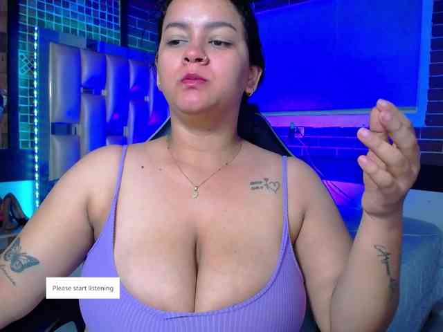 KrissSweetBoobs webcam