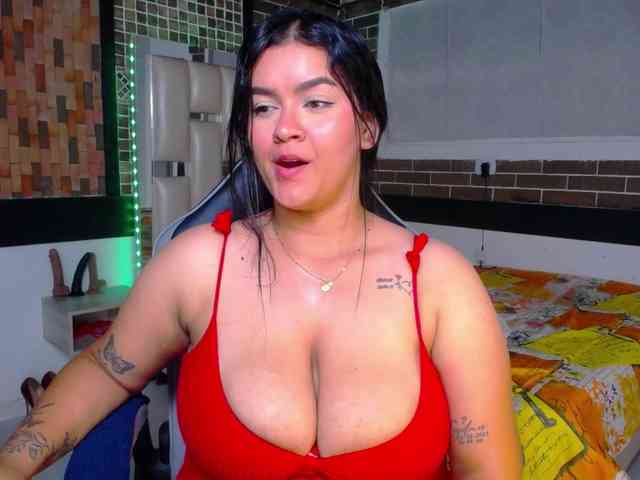 KrissSweetBoobs webcam