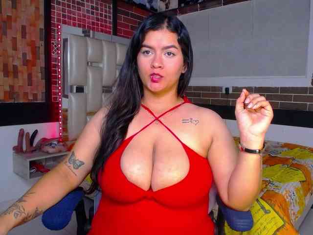 KrissSweetBoobs webcam