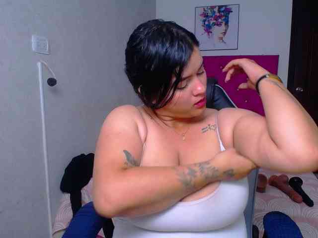 KrissSweetBoobs webcam