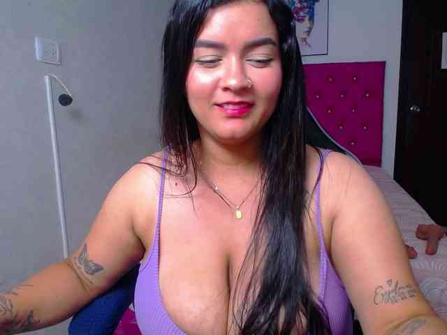 KrissSweetBoobs webcam