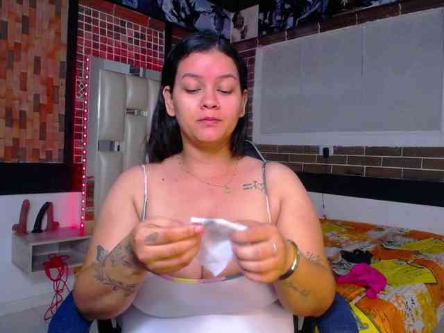 KrissSweetBoobs webcam