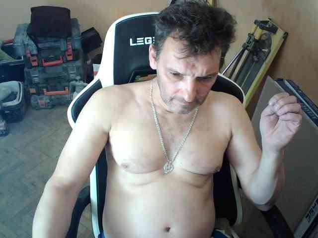 HugeFanny HugeFanny
