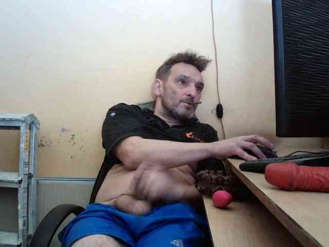 HugeFanny Live Webcam on BongaCams