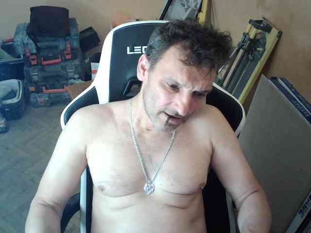 HugeFanny HugeFanny