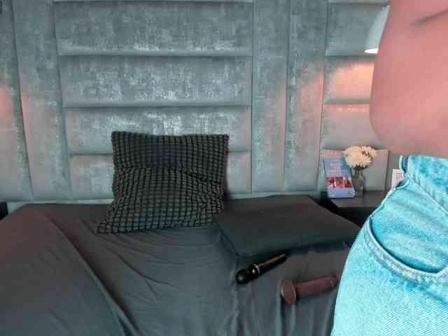KetraWestt webcam