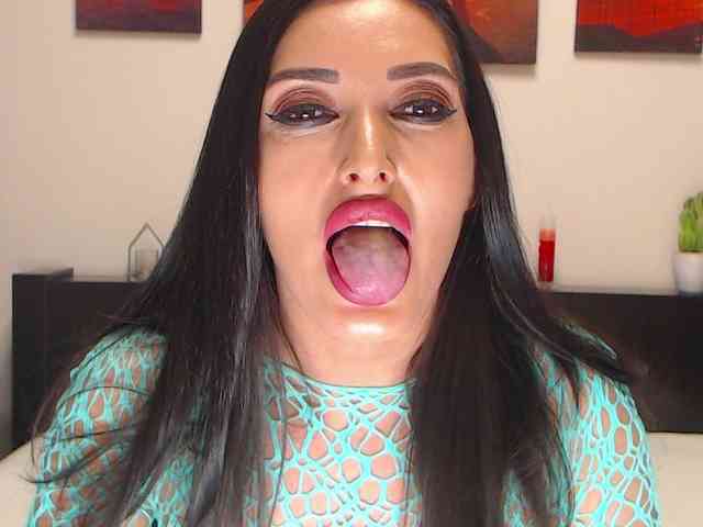 LexaBrunette
