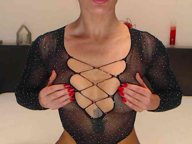 LexaBrunette