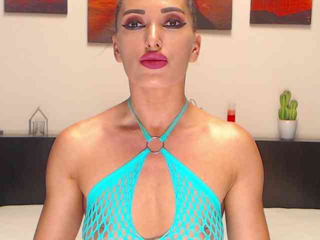 LexaBrunette