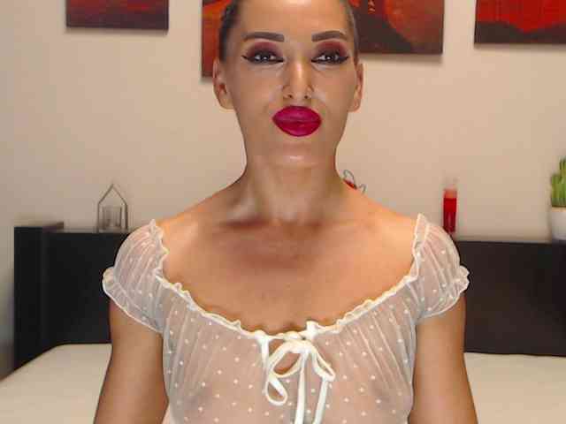 LexaBrunette