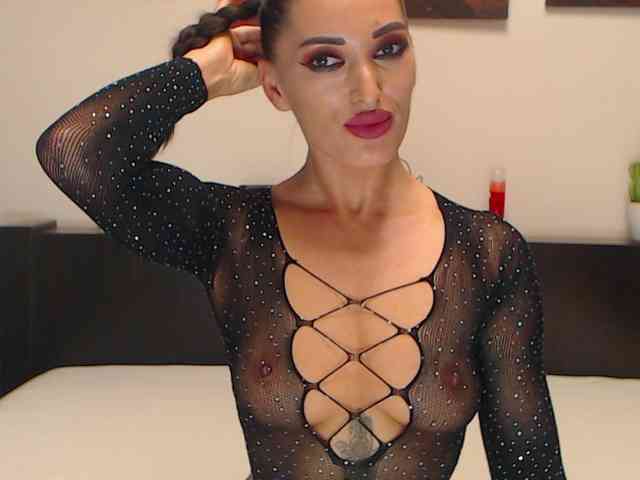 LexaBrunette