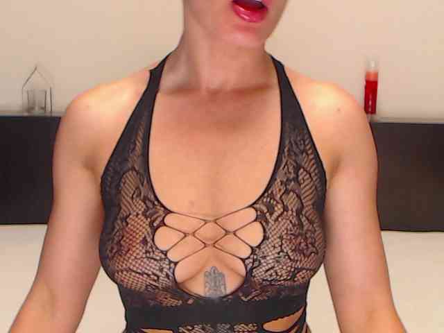 LexaBrunette