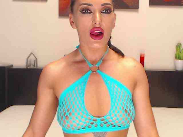 LexaBrunette