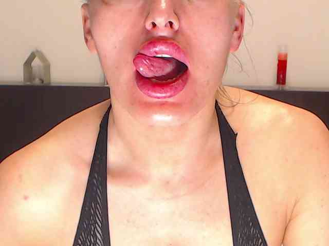 LexaBrunette