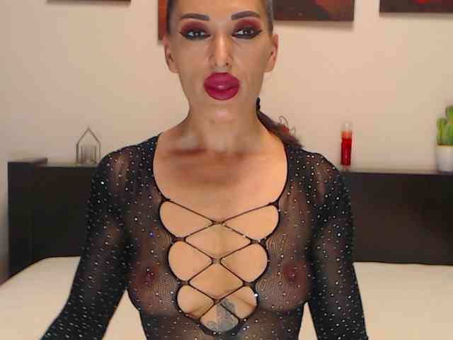 LexaBrunette