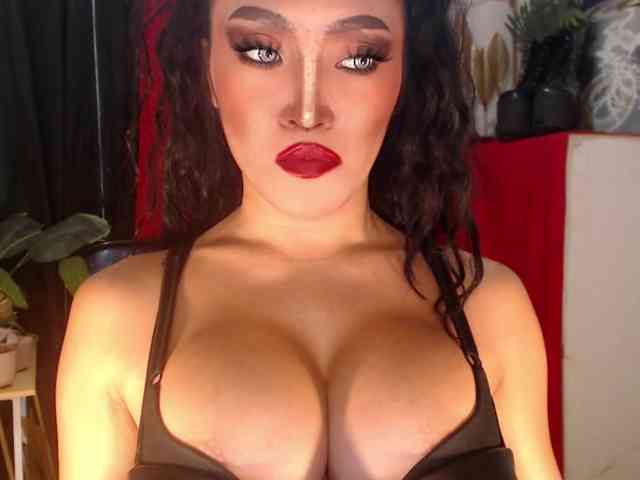 QueenMajesty Sex Cam Show