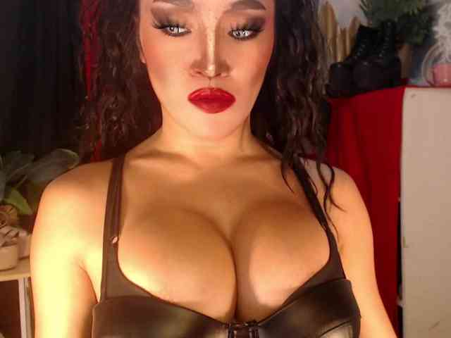 QueenMajesty Sex Cam Show