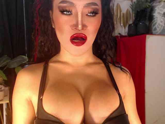 QueenMajesty Sex Cam Show