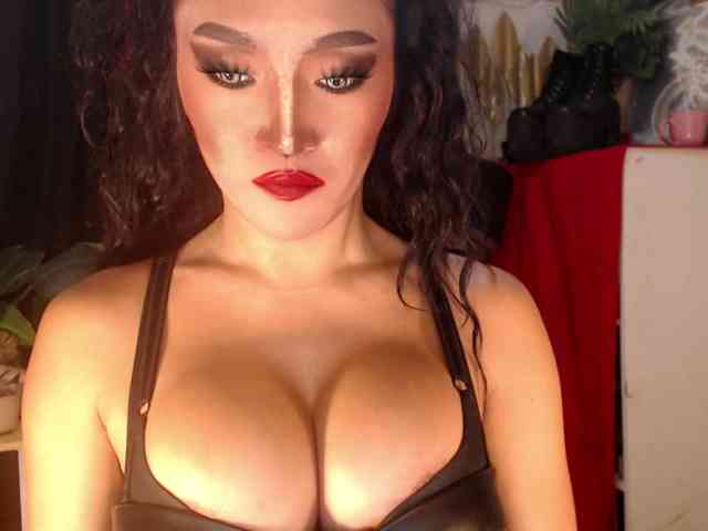 QueenMajesty Sex Cam Show