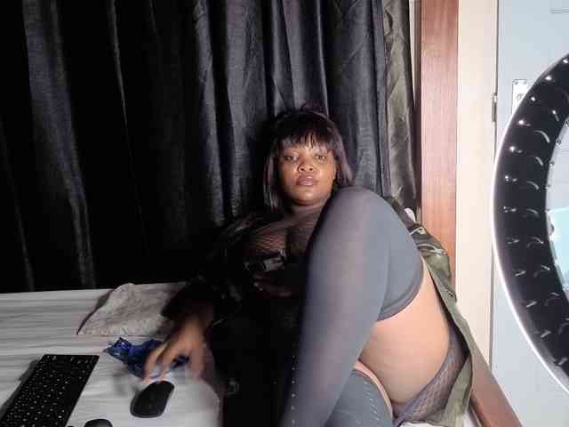 bigzonroe24 webcam