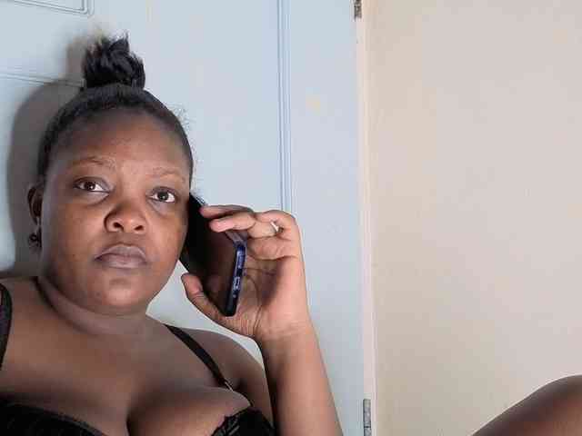 bigzonroe24 webcam