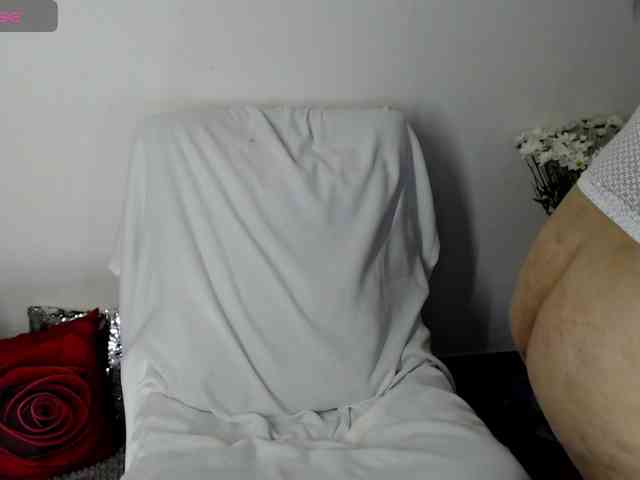 Lady-mature webcam
