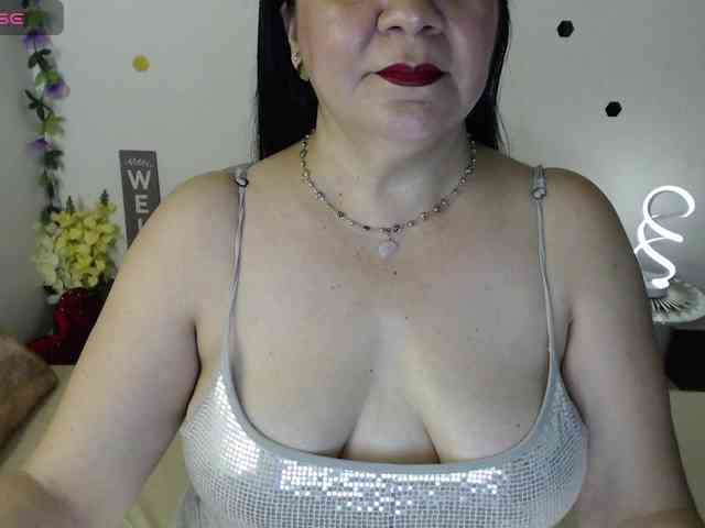 Lady-mature webcam