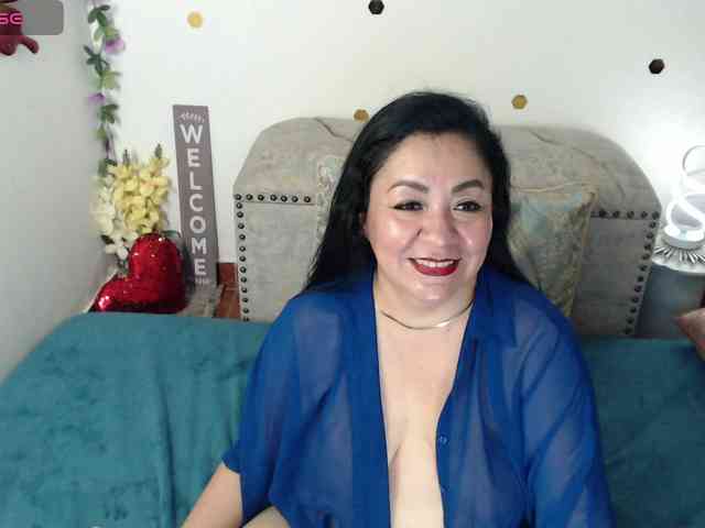 Lady-mature webcam