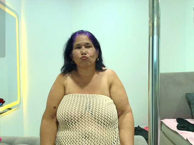 girl-amada live cam on BongaCams