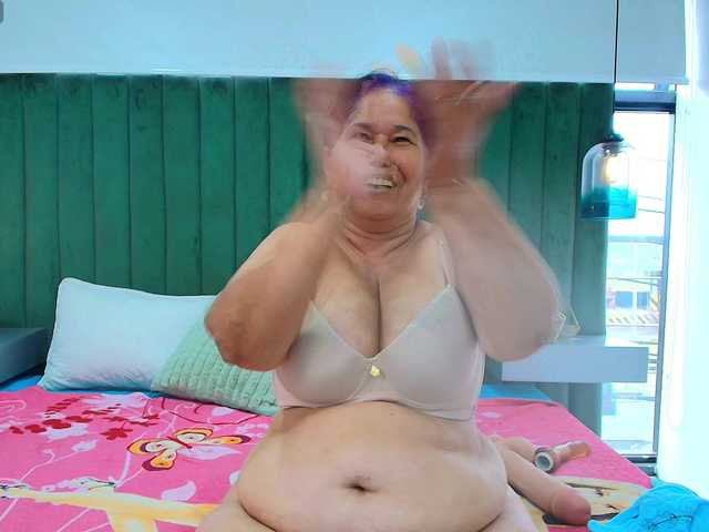 girl-amada live cam on BongaCams