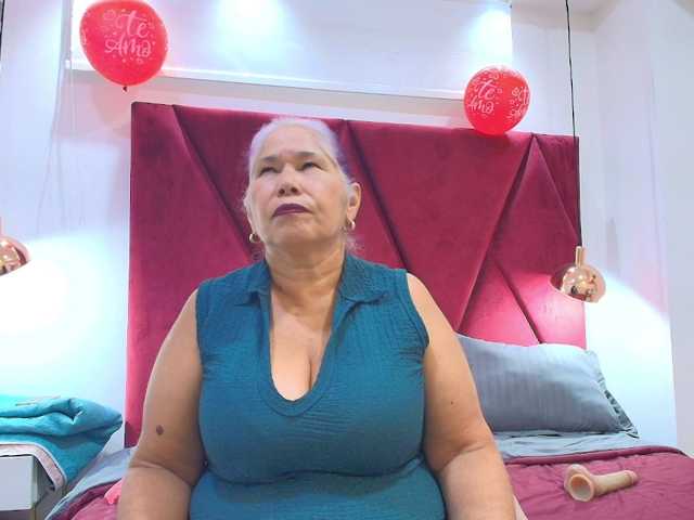 girl-amada live cam preview