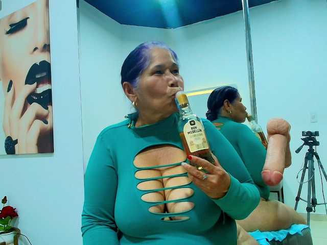 girl-amada live cam on BongaCams
