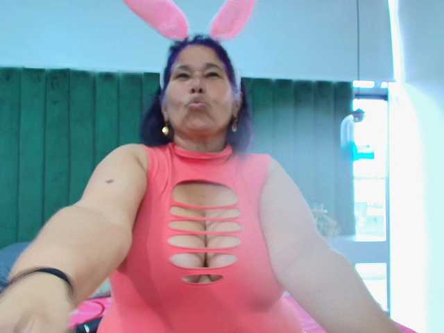girl-amada live cam on BongaCams