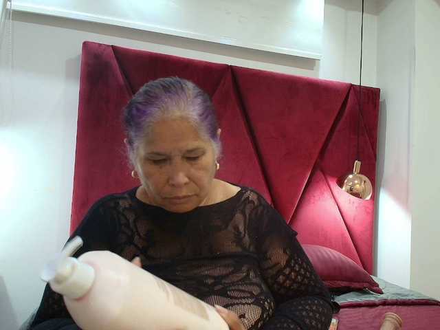 girl-amada live cam on BongaCams