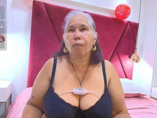 girl-amada live cam on BongaCams