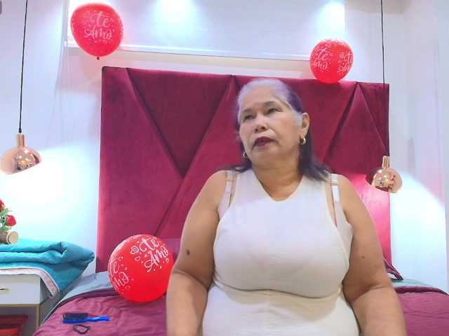 girl-amada live cam preview