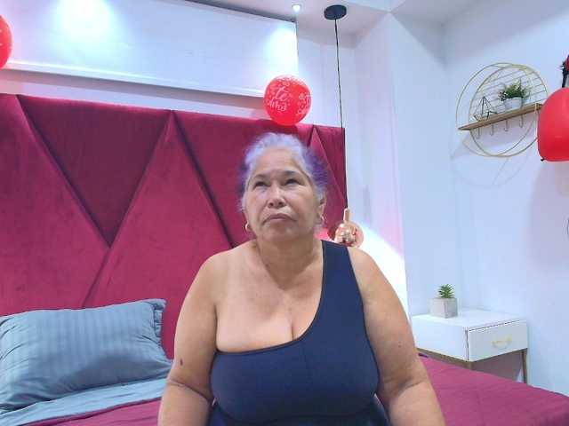 girl-amada live cam preview